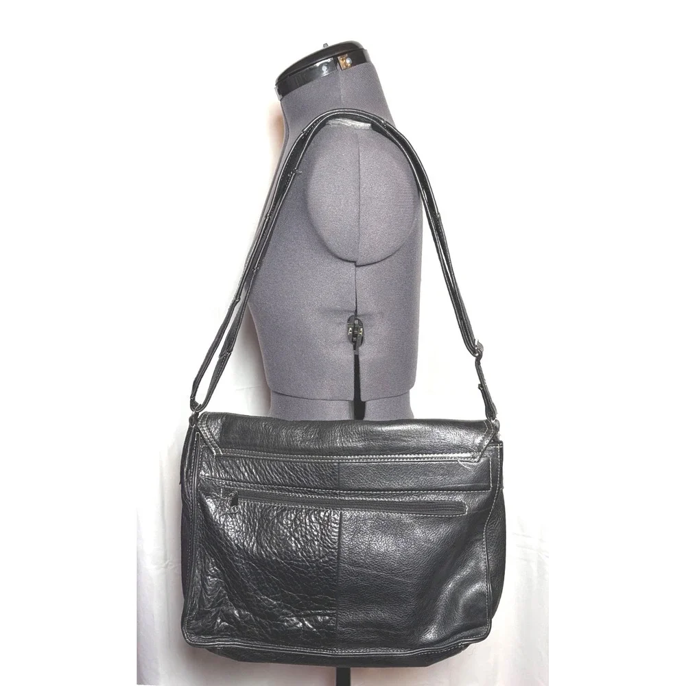 Vtg 90s Black Genuine Leather Messenger Bag Crossbody Satchel Laptop Bag DAMAGED